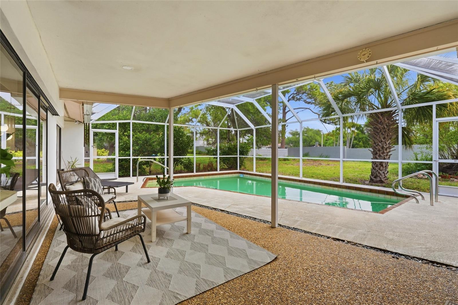 COUNTRY PLACE - Residential