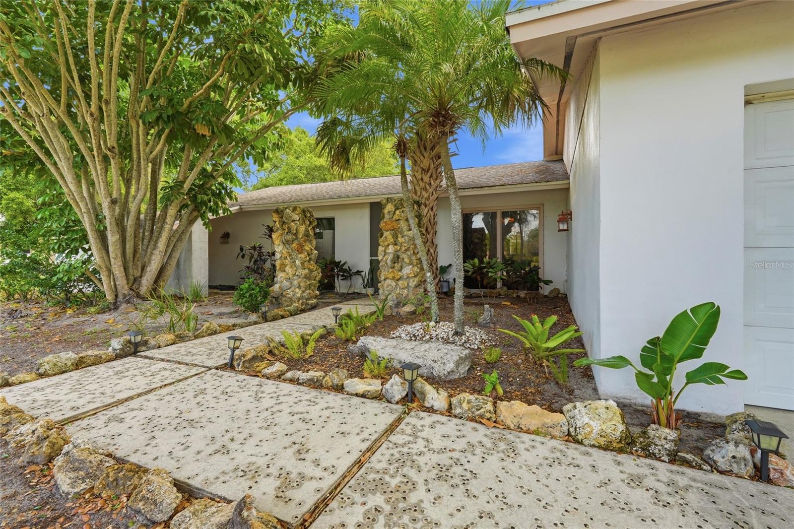 COUNTRY PLACE - Residential
