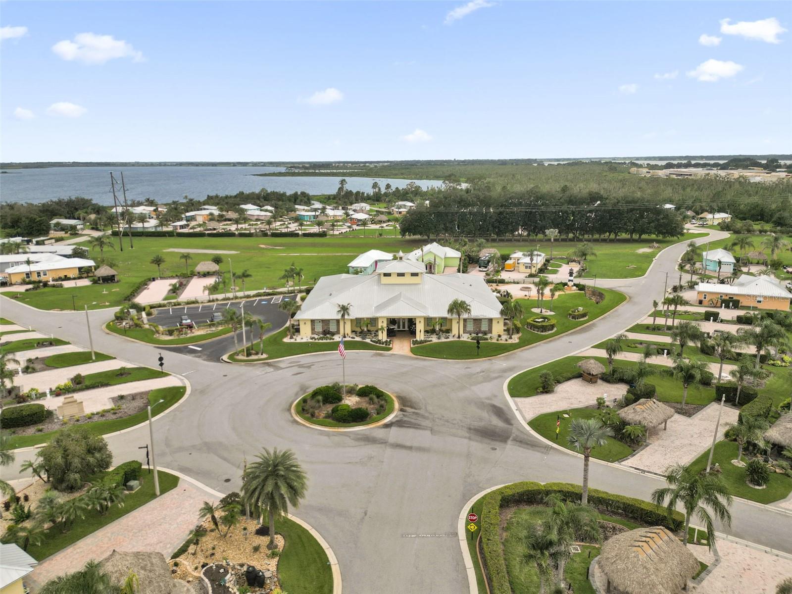 BAY LAKE RESIDENCE - Residential