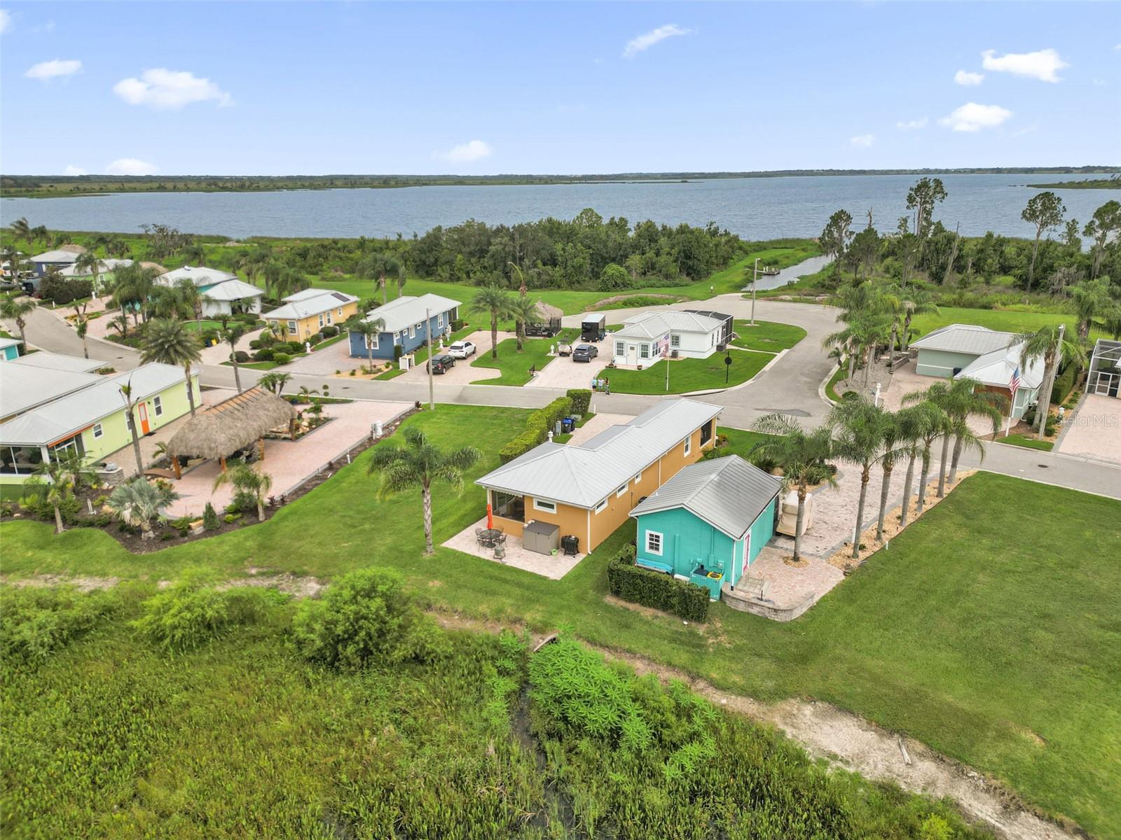 BAY LAKE RESIDENCE - Residential