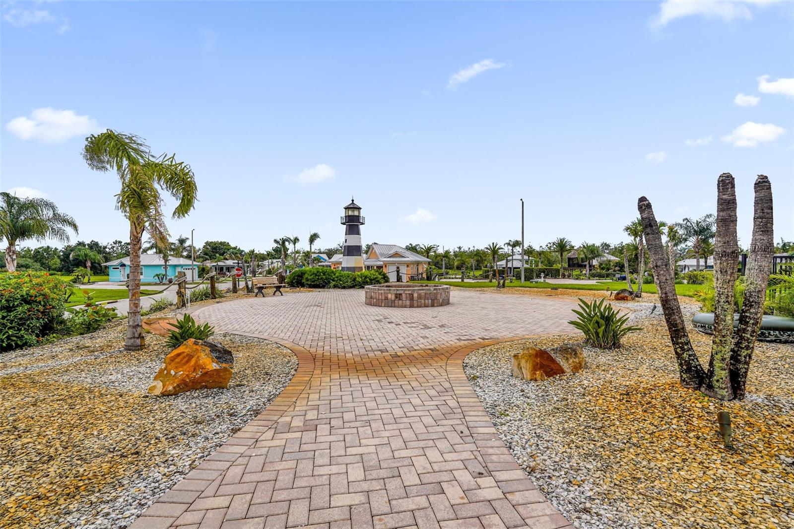 BAY LAKE RESIDENCE - Residential
