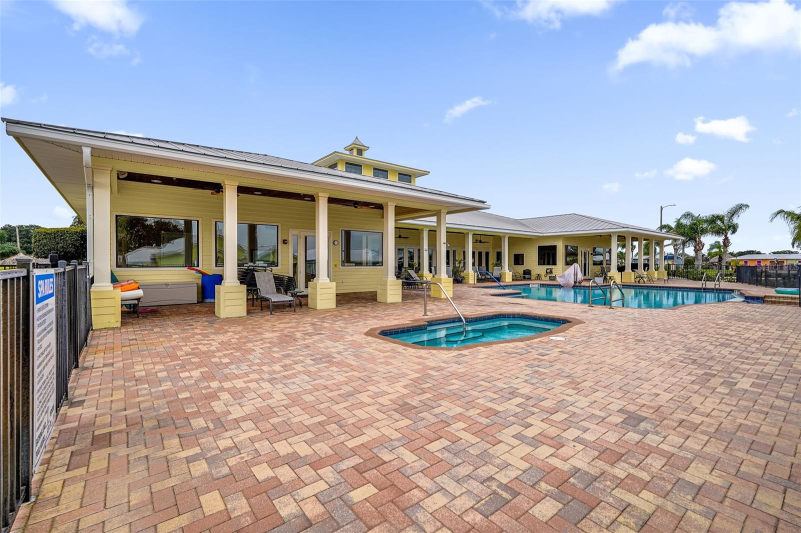 BAY LAKE RESIDENCE - Residential