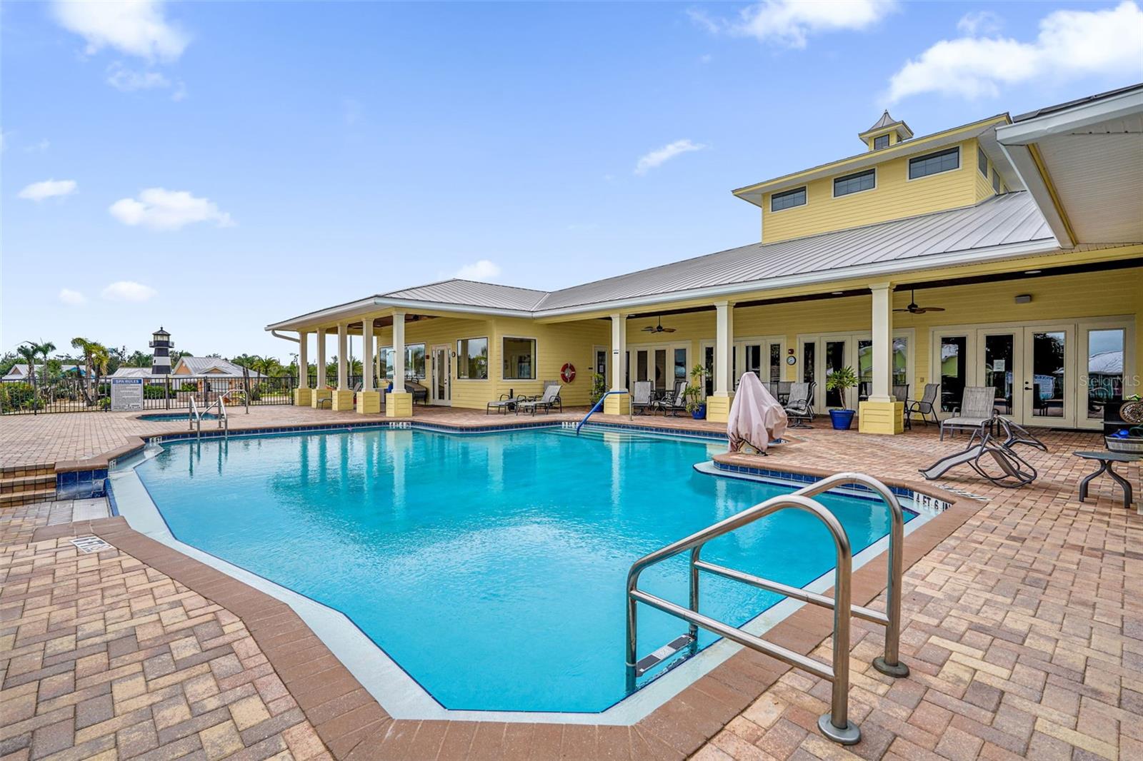 BAY LAKE RESIDENCE - Residential