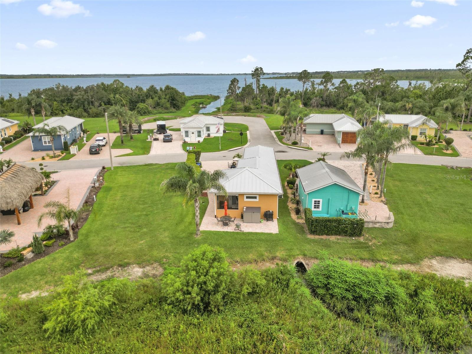 BAY LAKE RESIDENCE - Residential