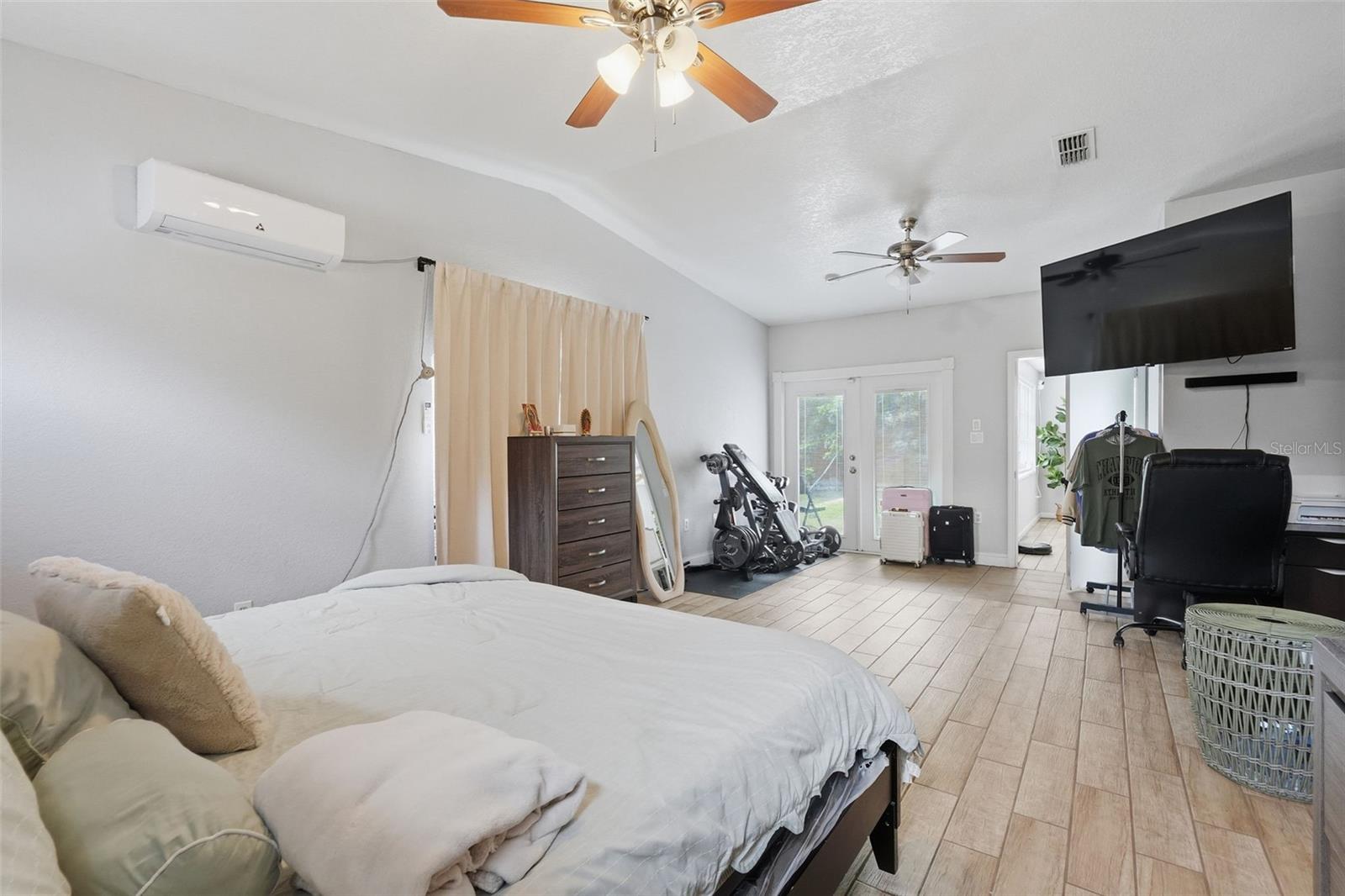 BEACON SQUARE - Residential