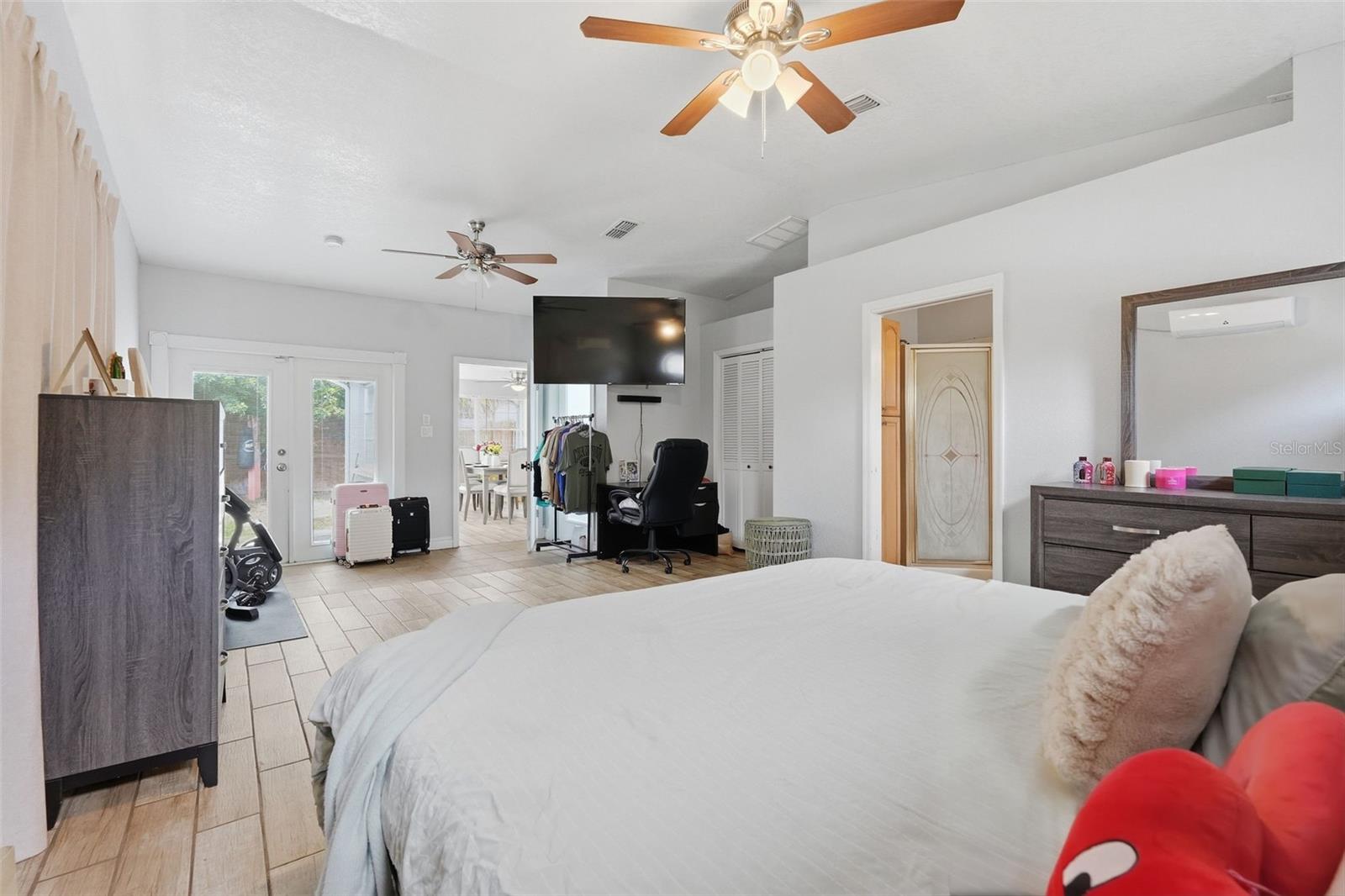 BEACON SQUARE - Residential