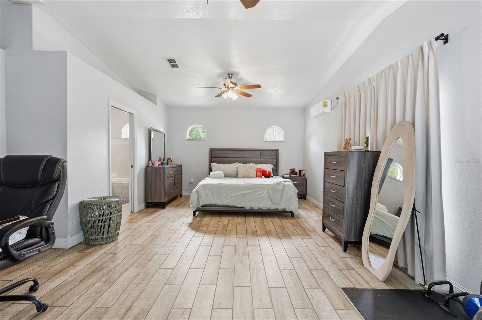 BEACON SQUARE - Residential
