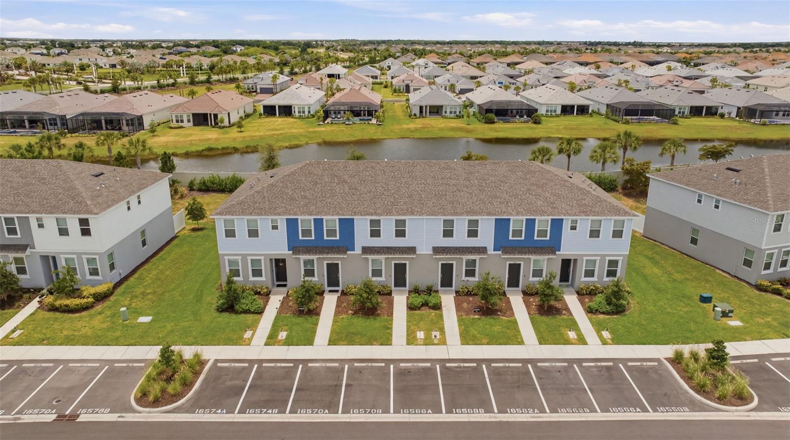 TOWNHOMES/ AZARIO - Residential