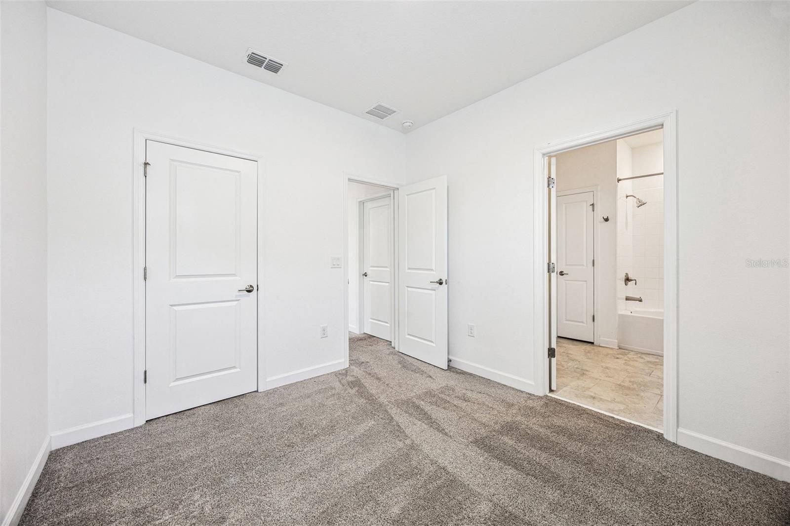 BRIDGEWALK - Residential