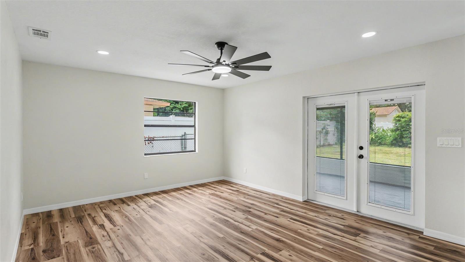OAK GLEN - Residential