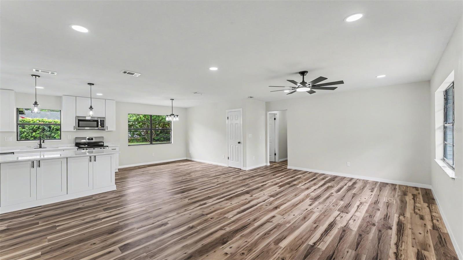 OAK GLEN - Residential