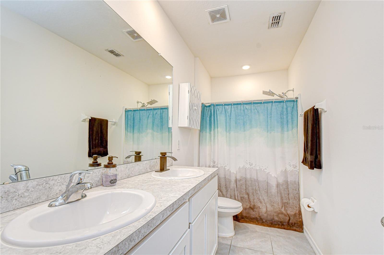 DISTRICT/BLOOMINGDALE - Residential