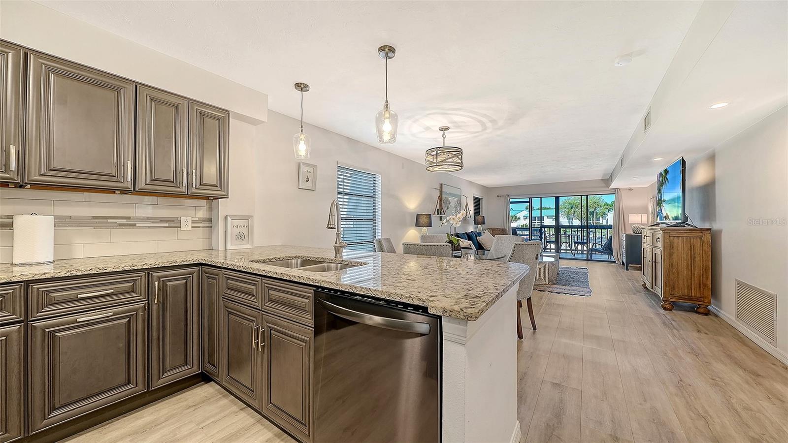 HARBOUR TOWNE - Residential