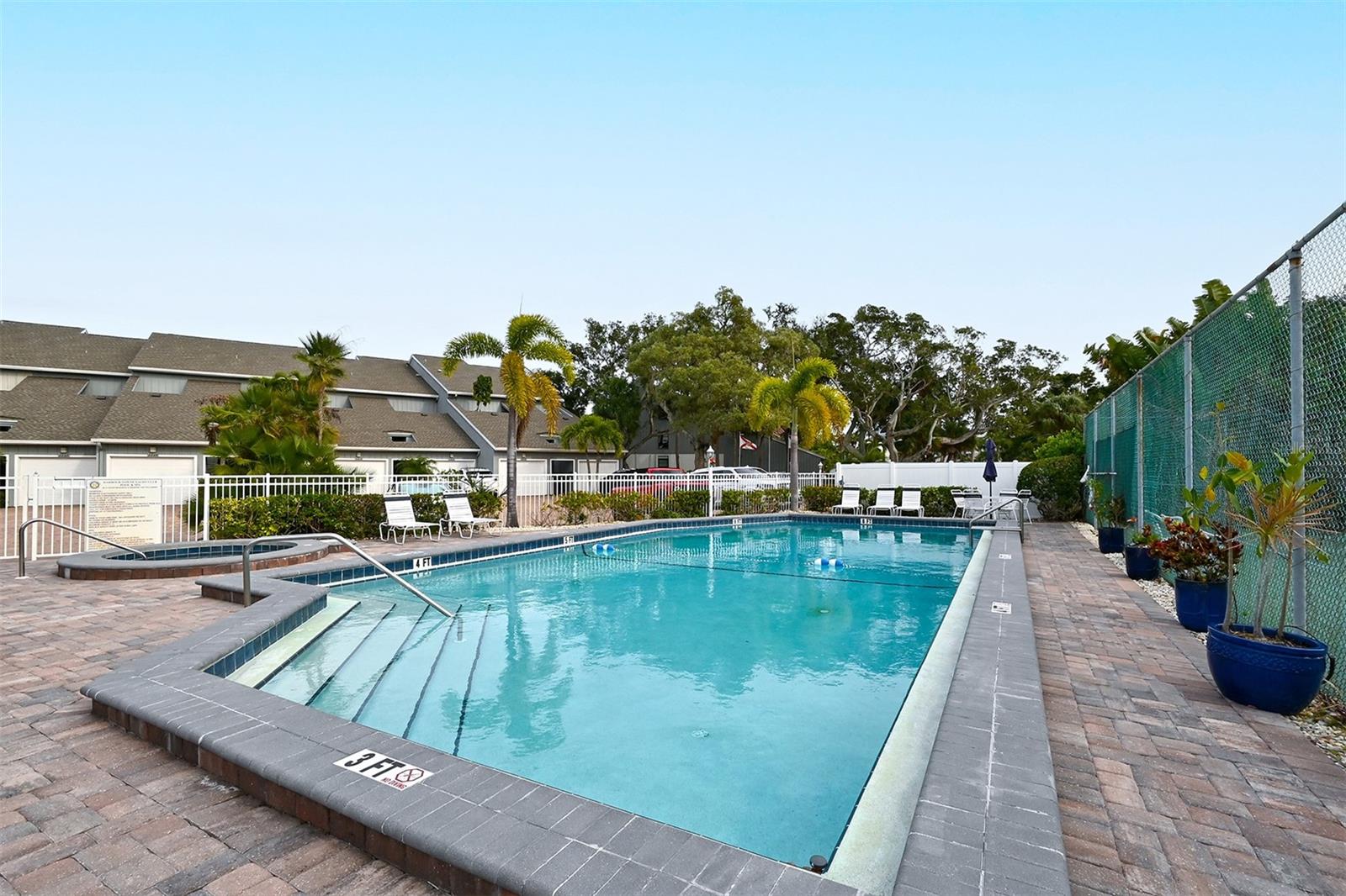 HARBOUR TOWNE - Residential