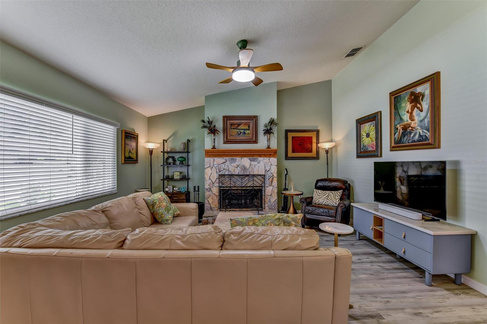 SOUTHERN OAKS - Residential