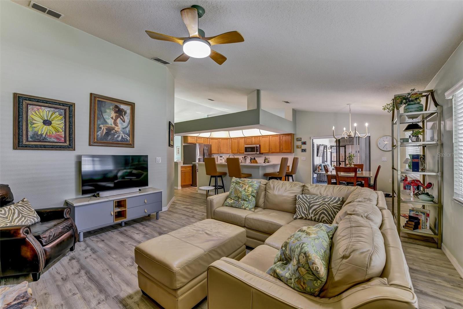 SOUTHERN OAKS - Residential