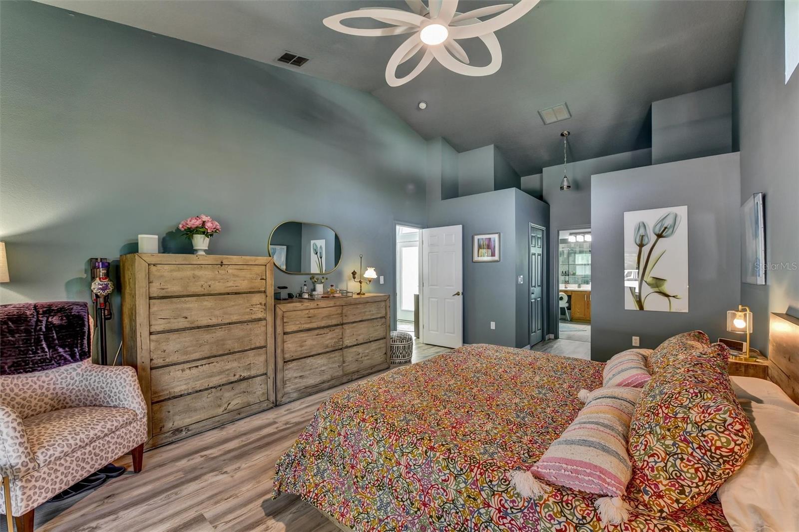 SOUTHERN OAKS - Residential
