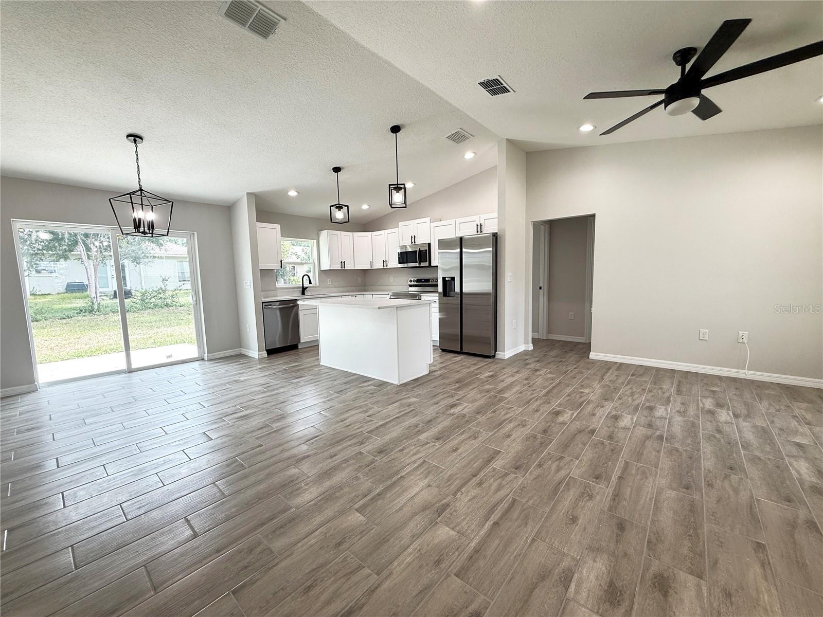 OCALA PARK ESTATE - Residential