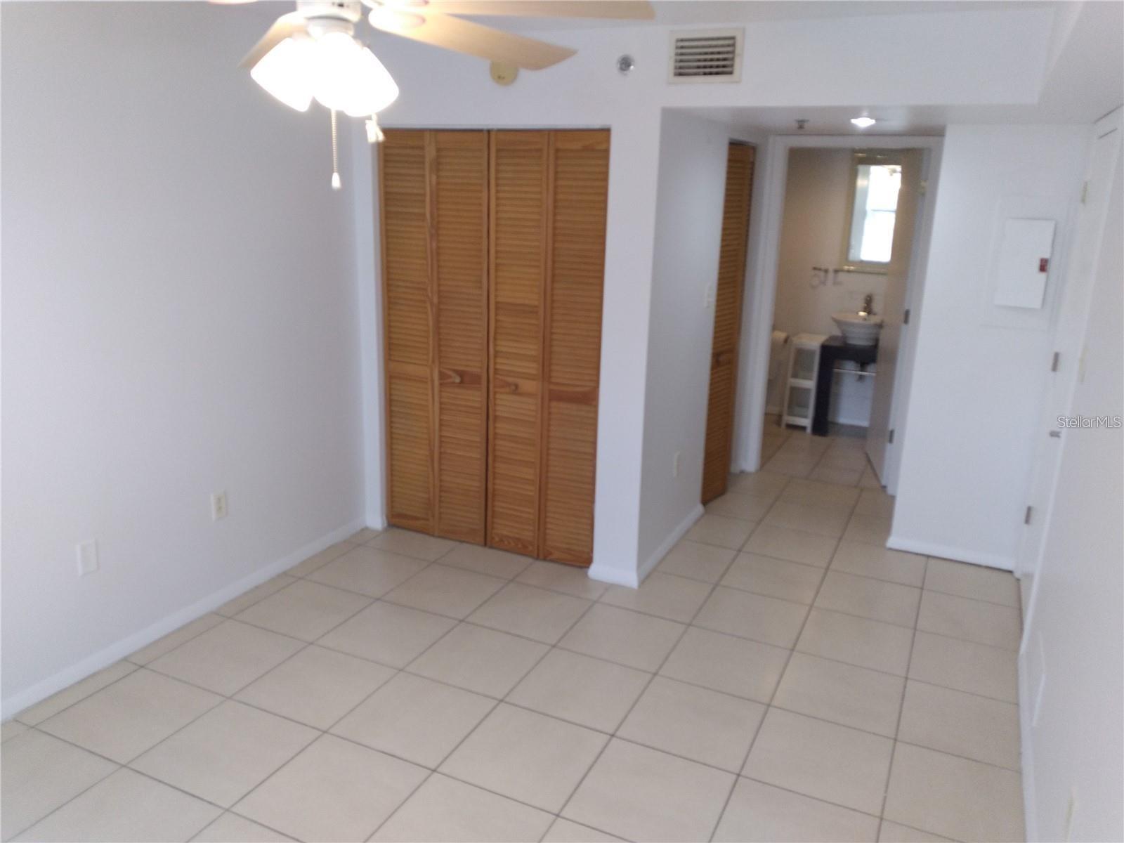 LAKESIDE CROSSING CONDO - Residential
