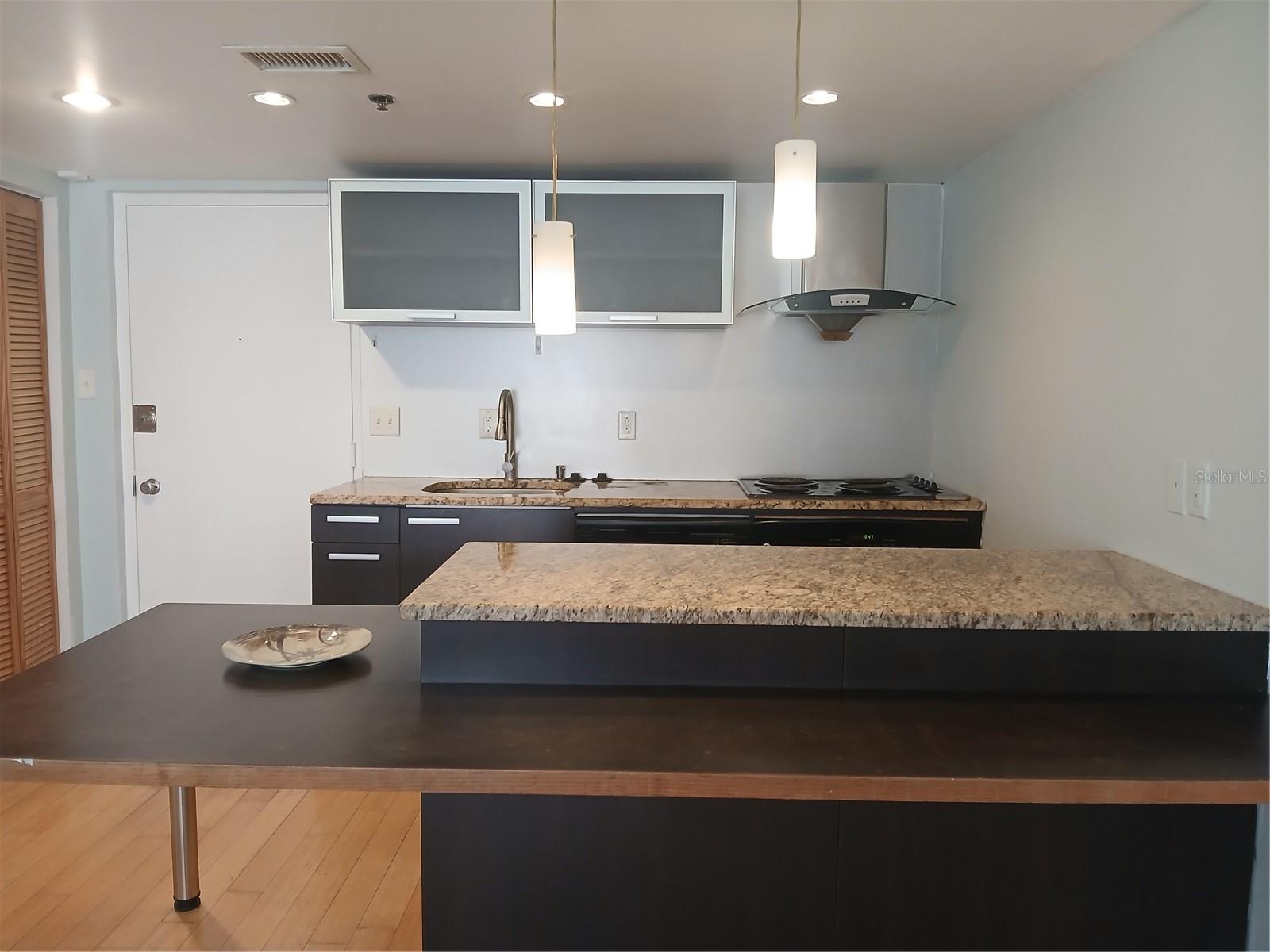 LAKESIDE CROSSING CONDO - Residential