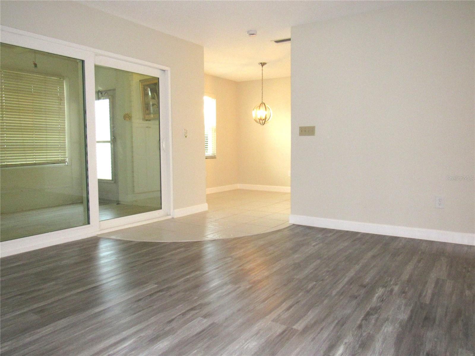 EDGEWATER MANOR - Residential