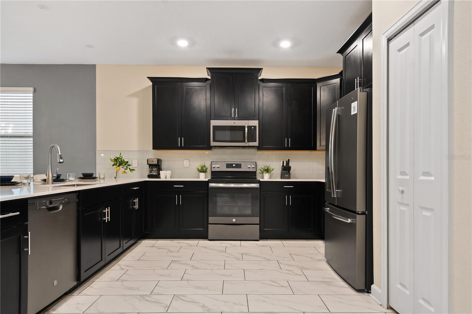 COVE AT STOREY LAKE II - Residential