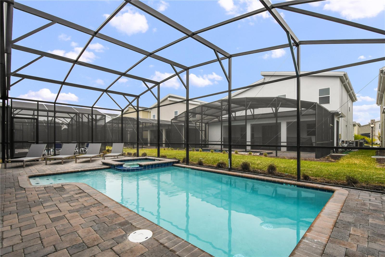 COVE AT STOREY LAKE II - Residential