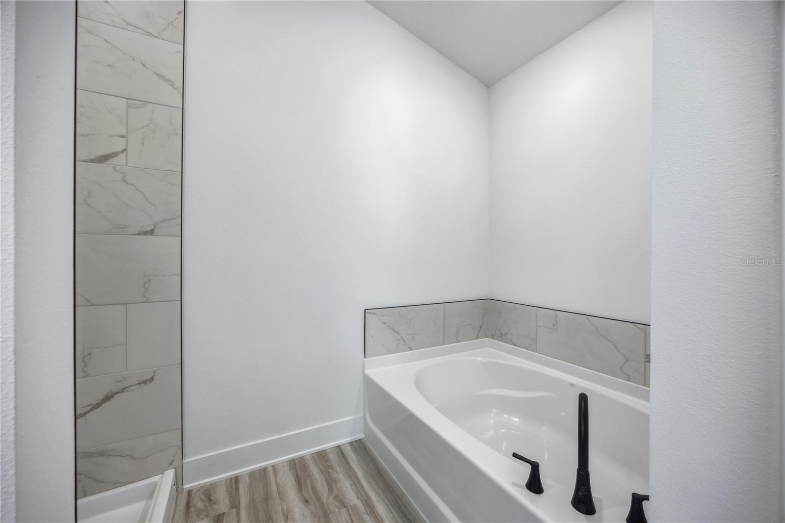 BRIARWOOD - Residential