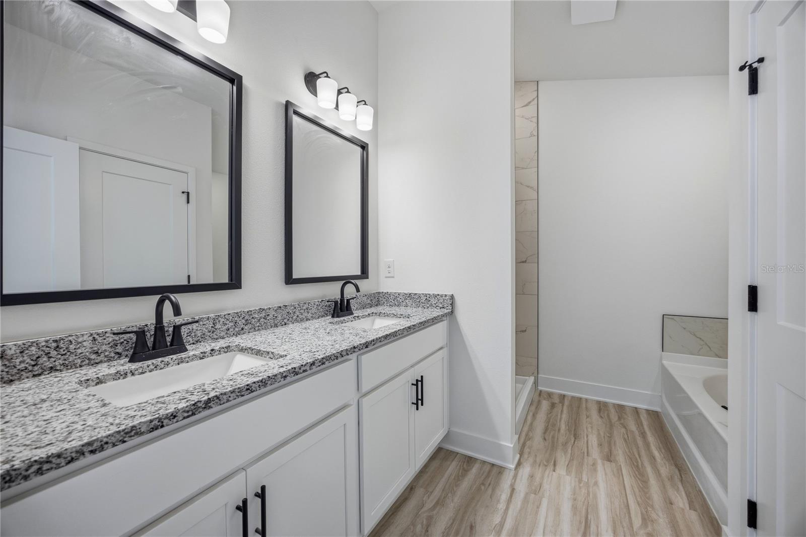 BRIARWOOD - Residential