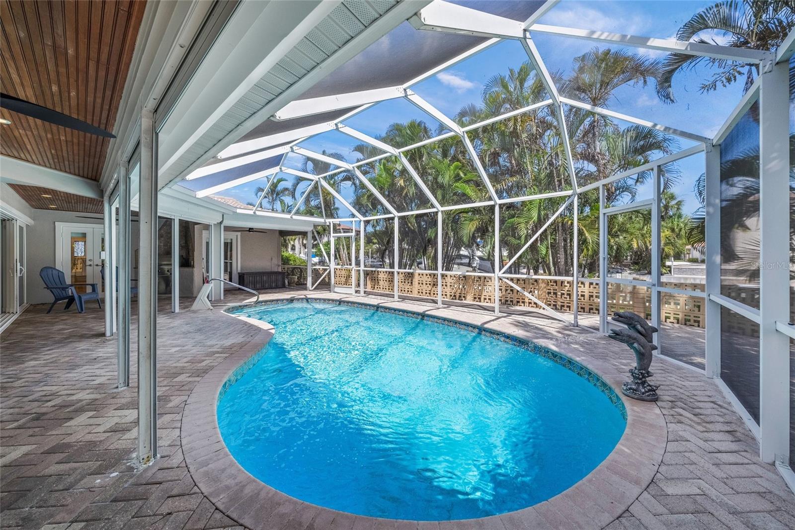 COUNTRY CLUB SHORES - Residential
