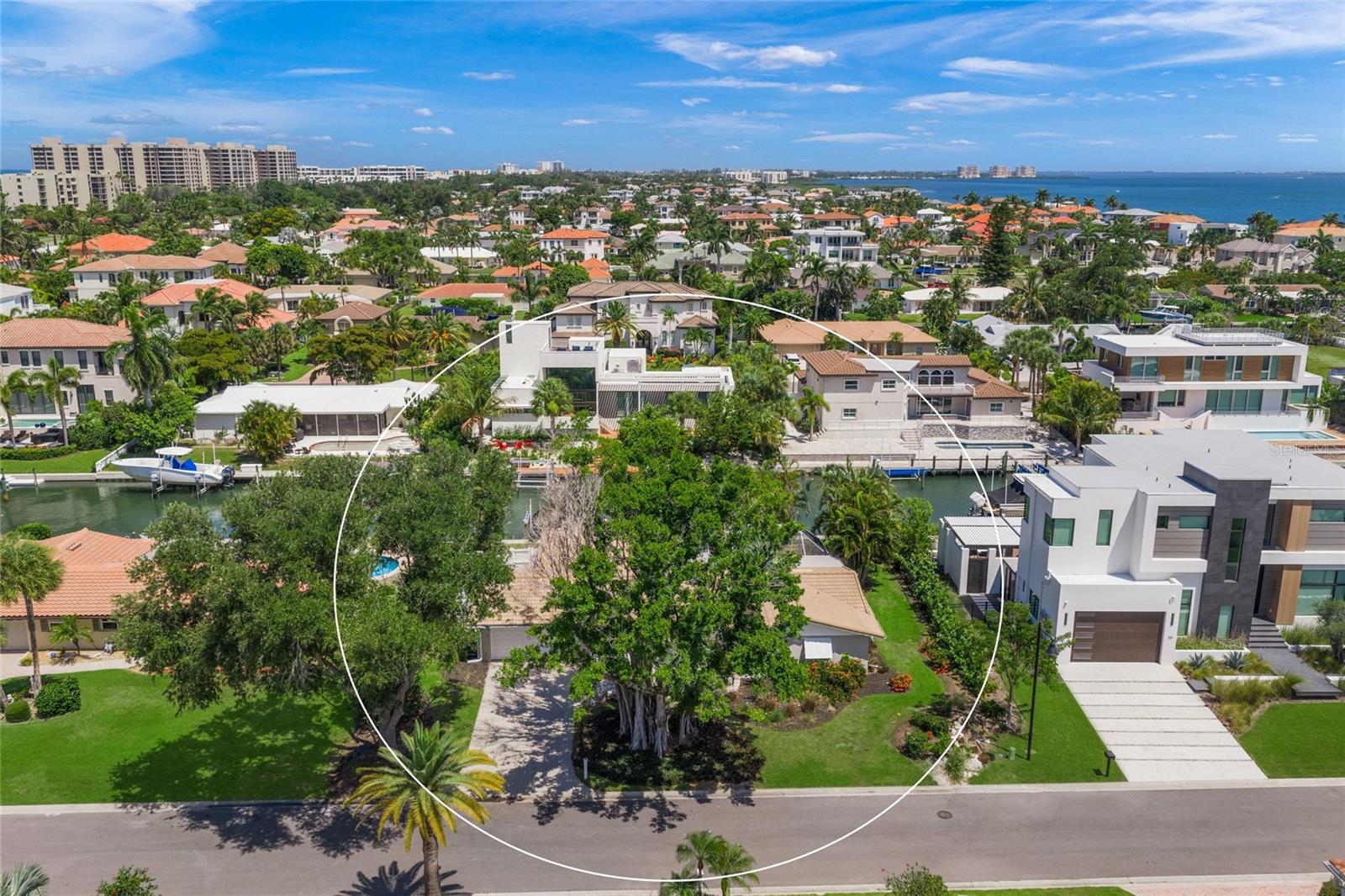 COUNTRY CLUB SHORES - Residential