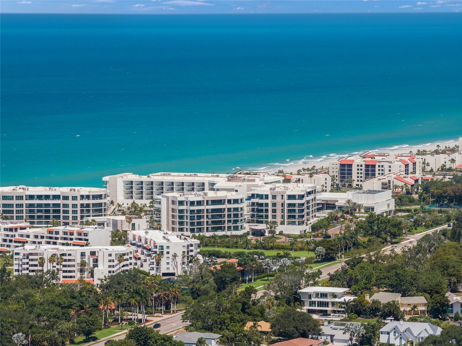 COUNTRY CLUB SHORES - Residential