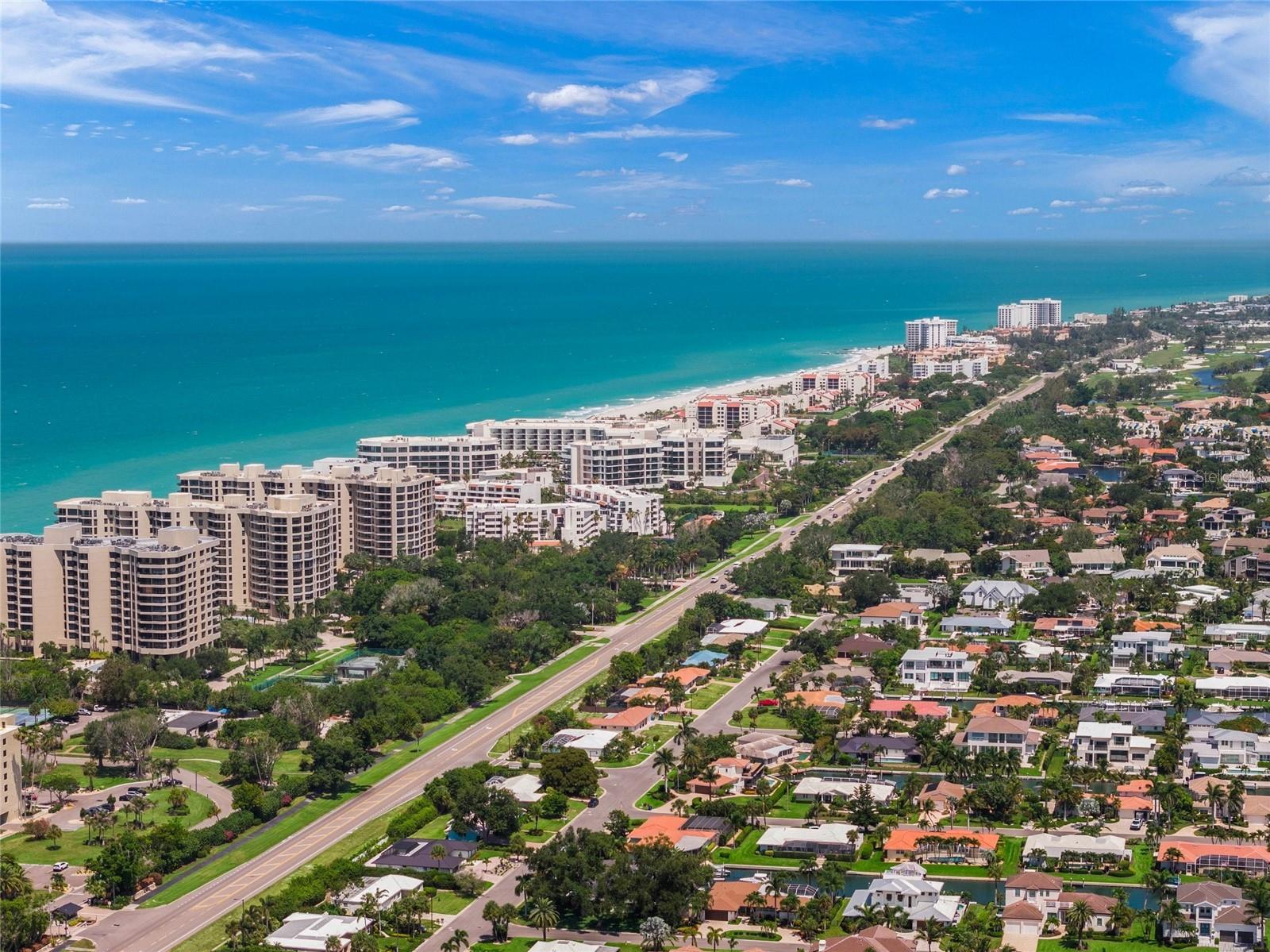 COUNTRY CLUB SHORES - Residential