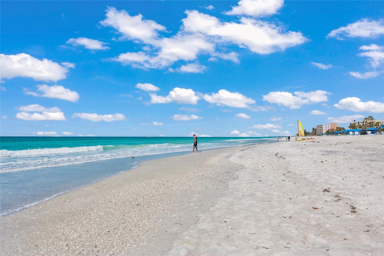 COUNTRY CLUB SHORES - Residential