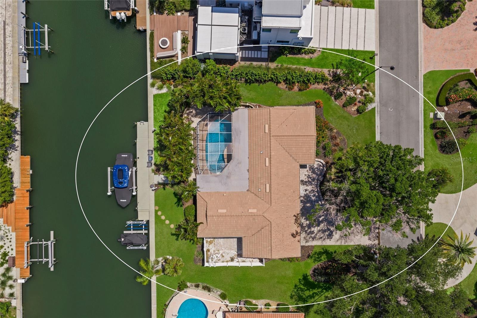 COUNTRY CLUB SHORES - Residential