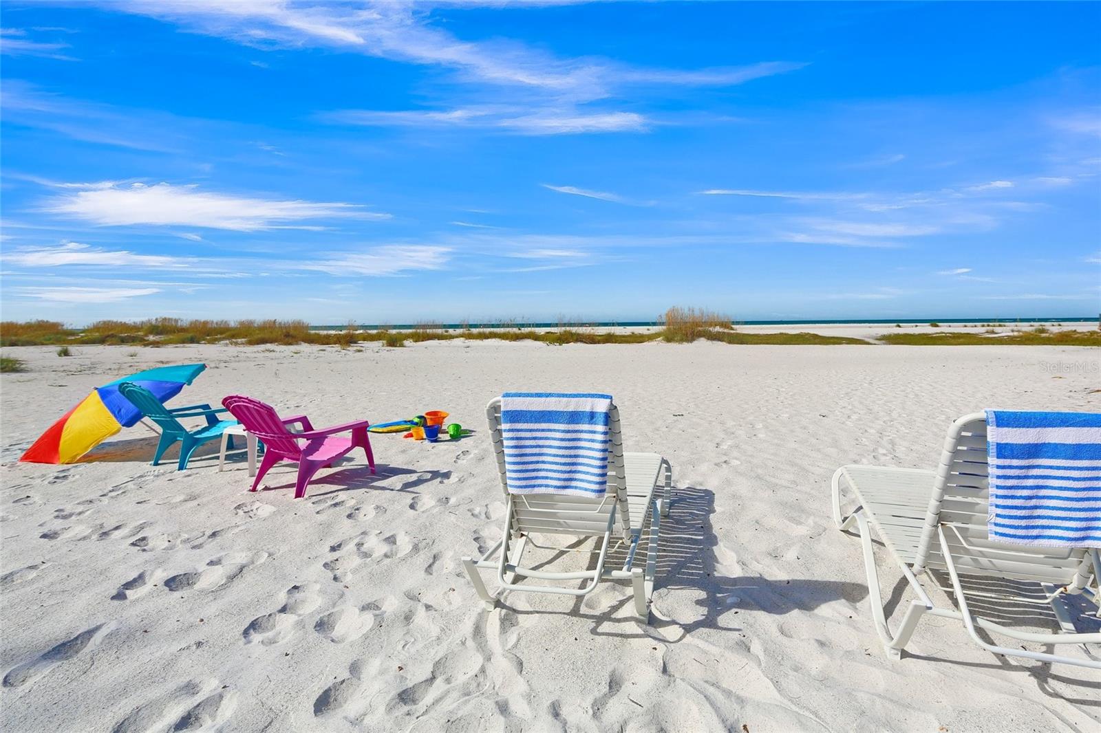 COUNTRY CLUB SHORES - Residential