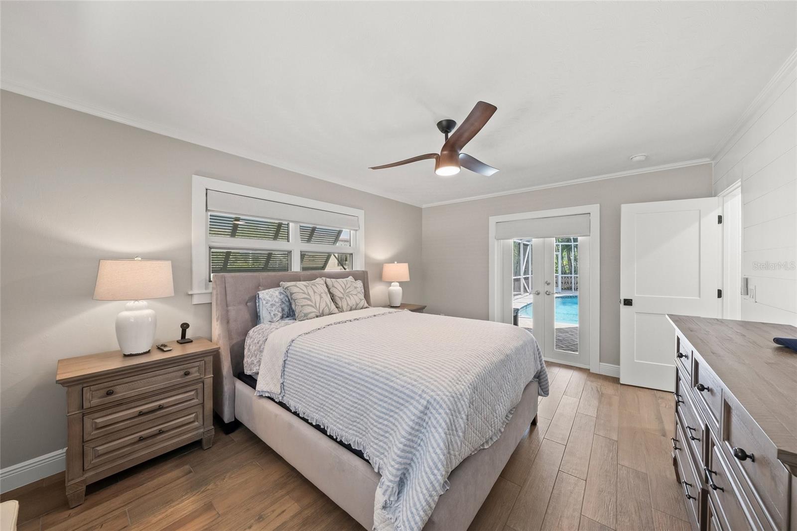 COUNTRY CLUB SHORES - Residential