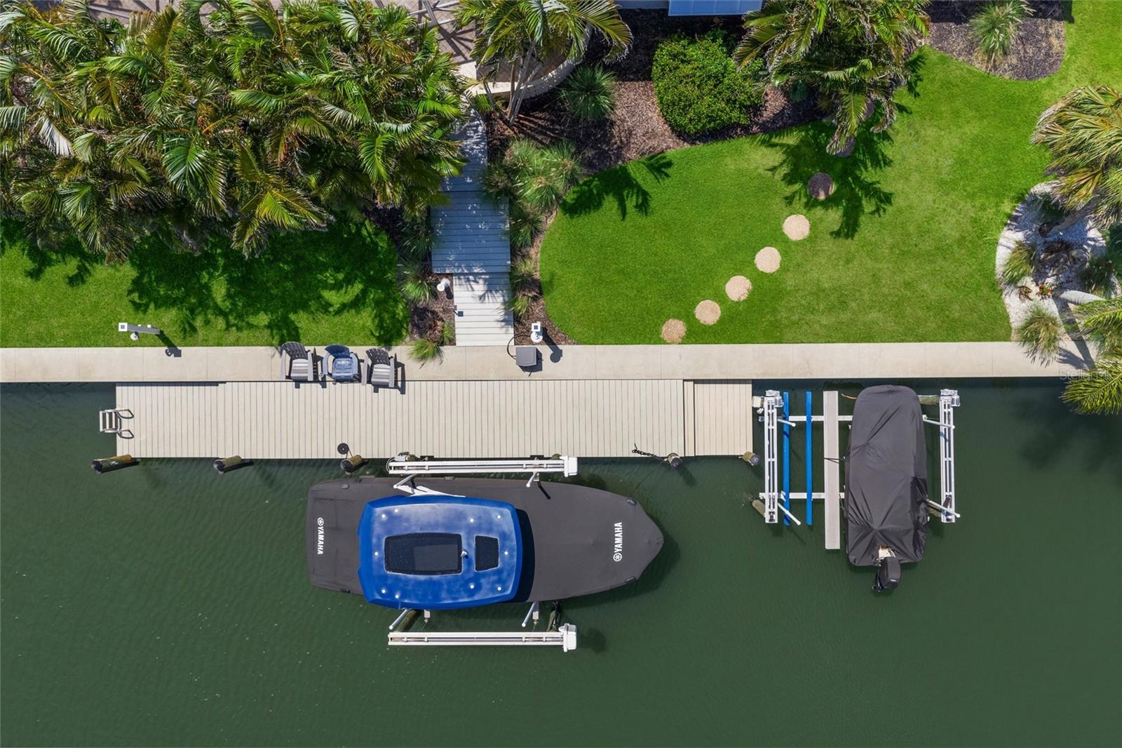 COUNTRY CLUB SHORES - Residential