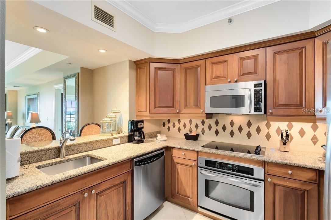 REUNION GRANDE CONDO - Residential