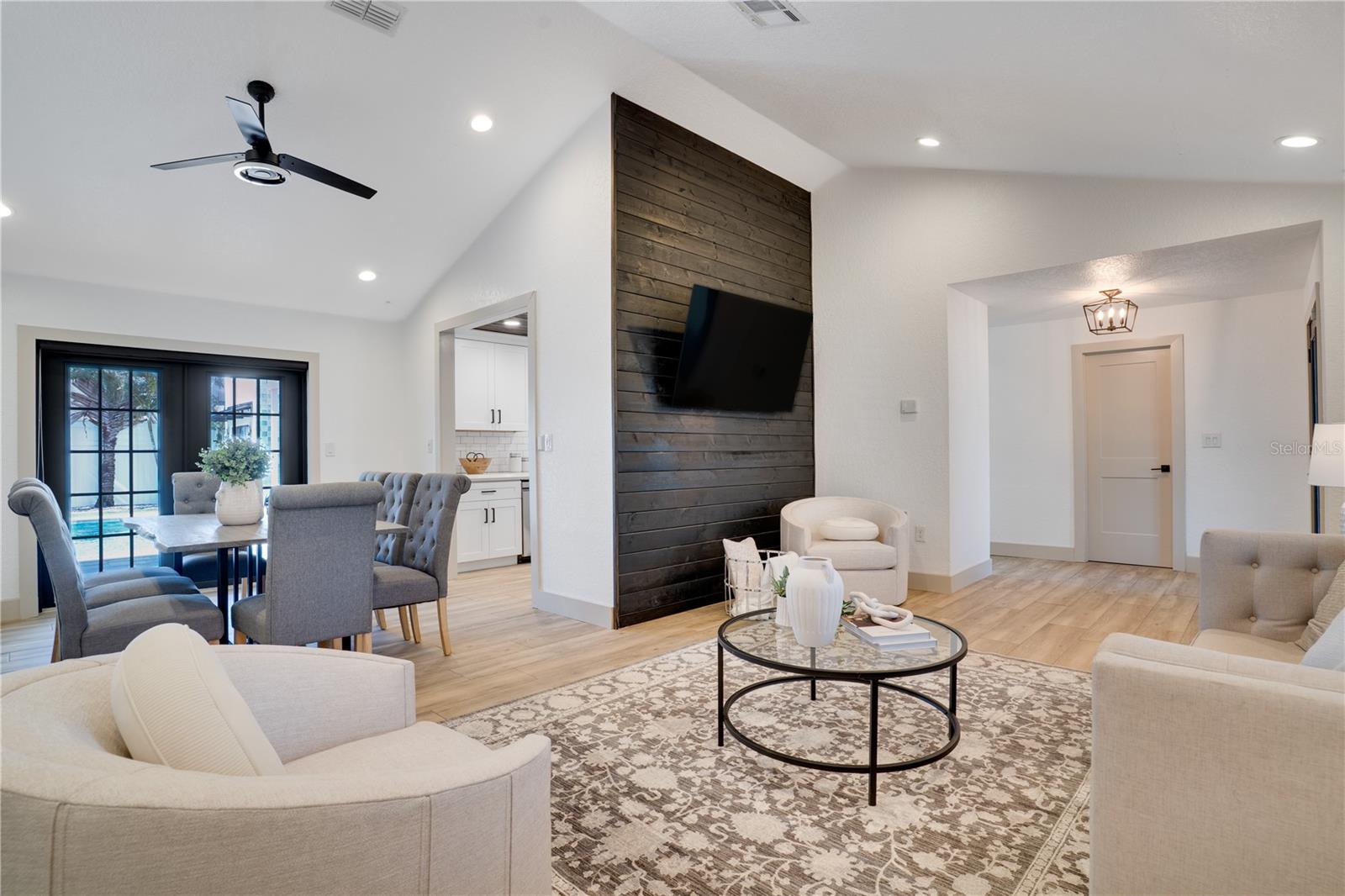 LAKESIDE ESTATES UNIT TWO - Residential