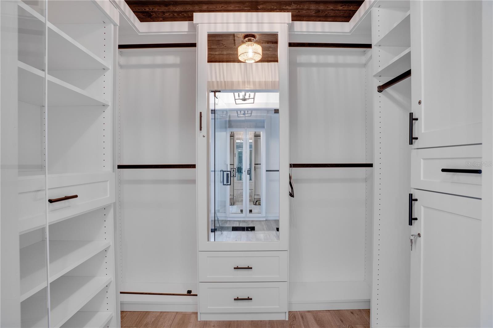 LAKESIDE ESTATES UNIT TWO - Residential