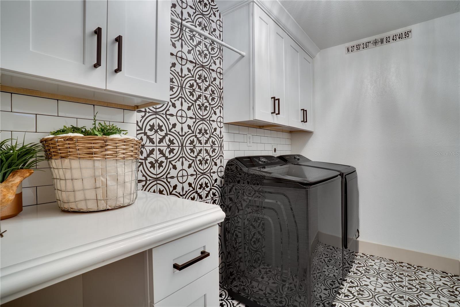 LAKESIDE ESTATES UNIT TWO - Residential