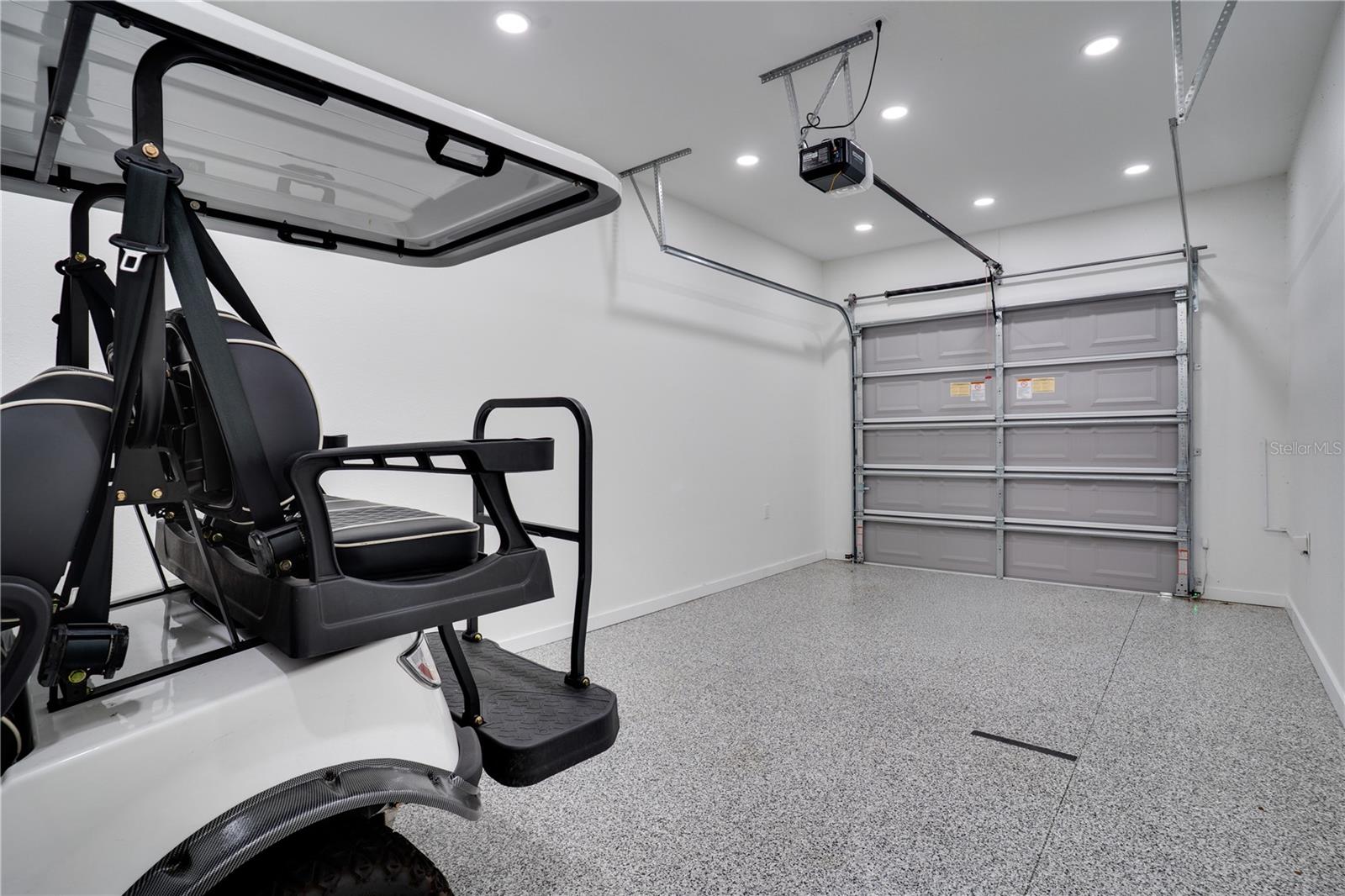LAKESIDE ESTATES UNIT TWO - Residential