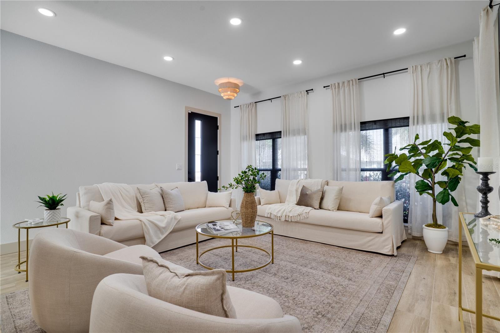 LAKESIDE ESTATES UNIT TWO - Residential