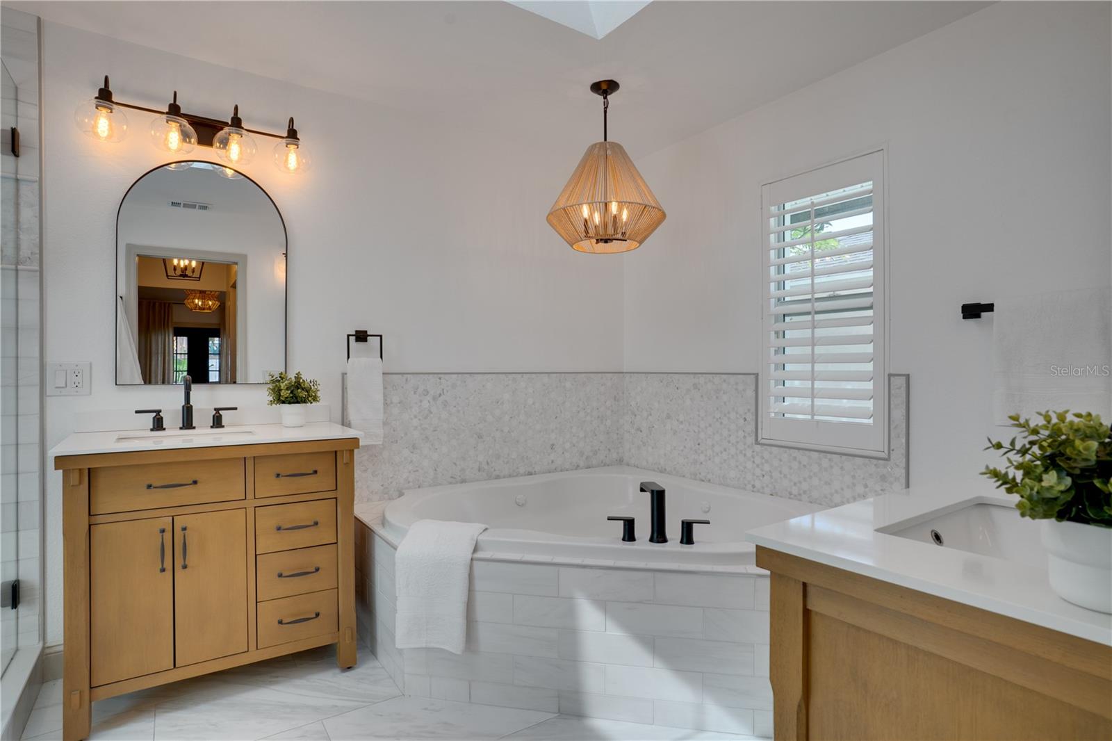 LAKESIDE ESTATES UNIT TWO - Residential