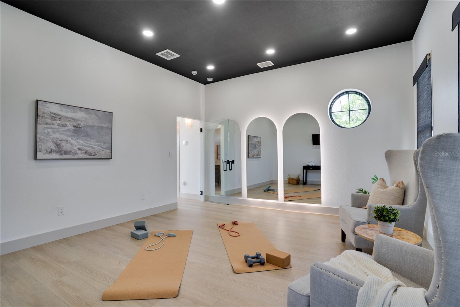 LAKESIDE ESTATES UNIT TWO - Residential
