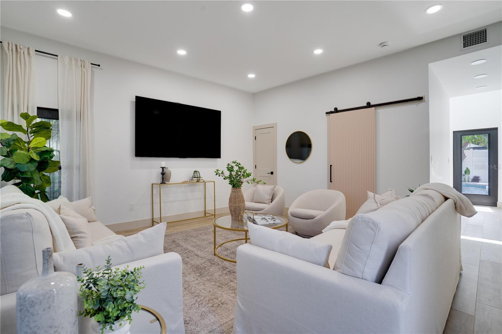 LAKESIDE ESTATES UNIT TWO - Residential