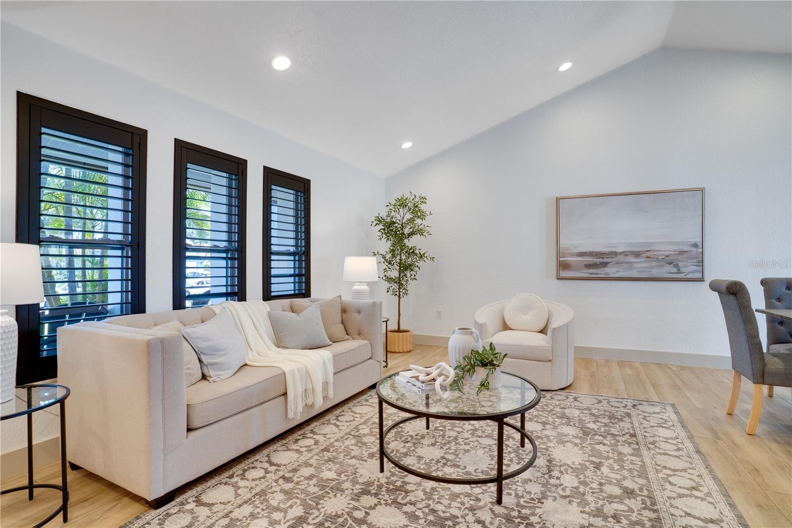 LAKESIDE ESTATES UNIT TWO - Residential