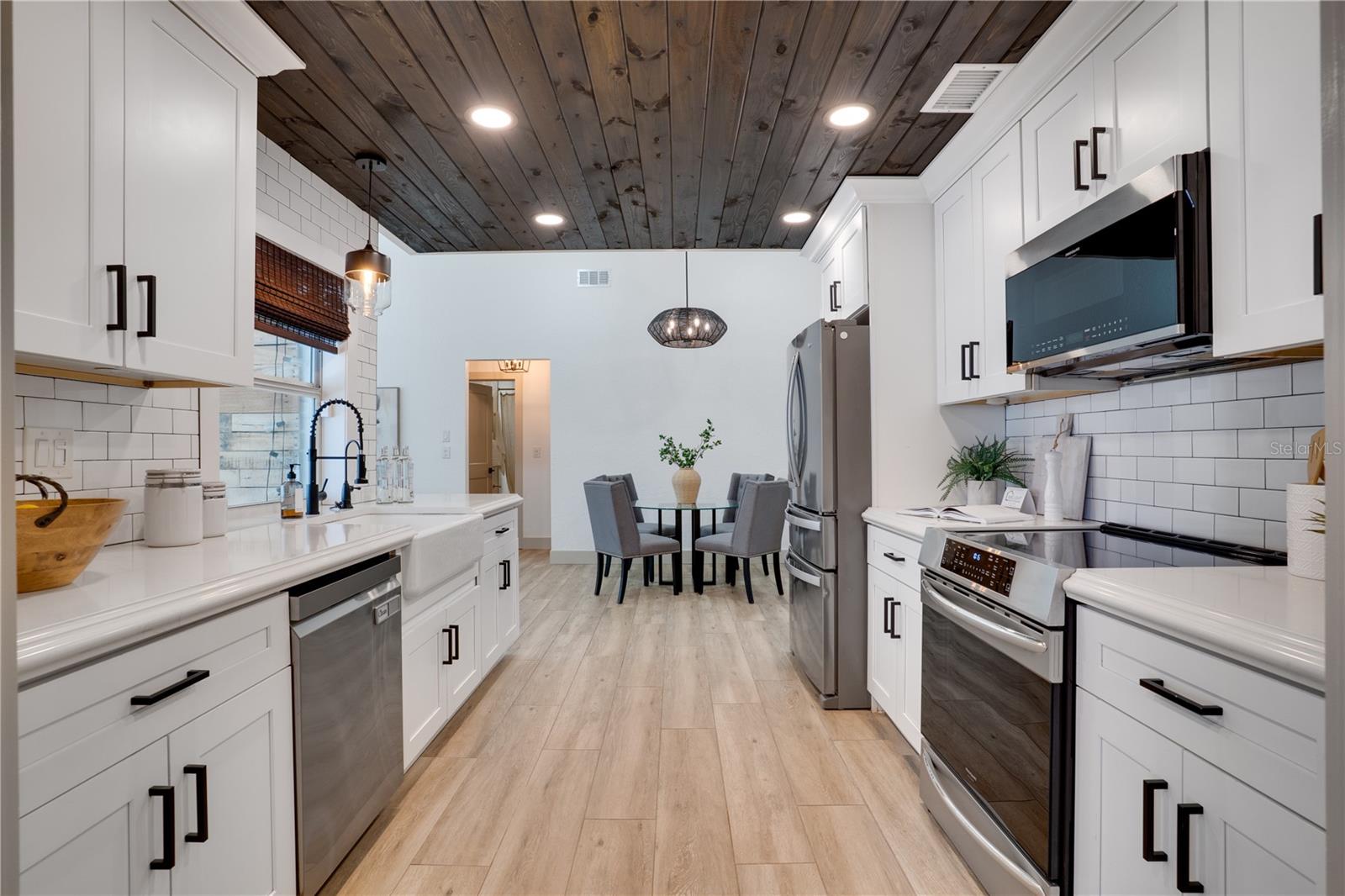 LAKESIDE ESTATES UNIT TWO - Residential