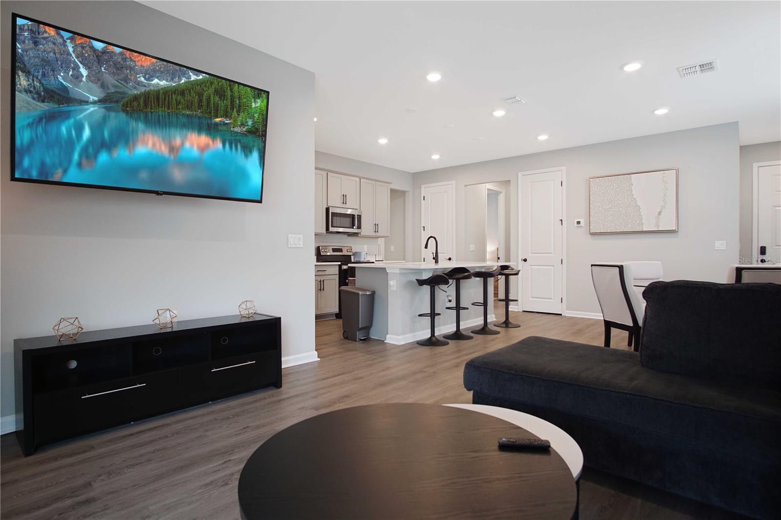 SEASONS AT FOREST CREEK - Residential Lease